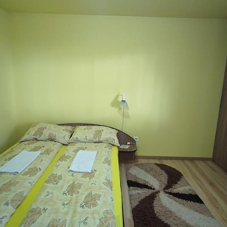 Gabriella Vendeghaz Hotel Lăzarea Exterior photo