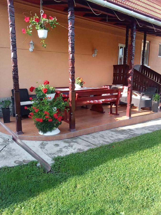 Gabriella Vendeghaz Hotel Lăzarea Exterior photo