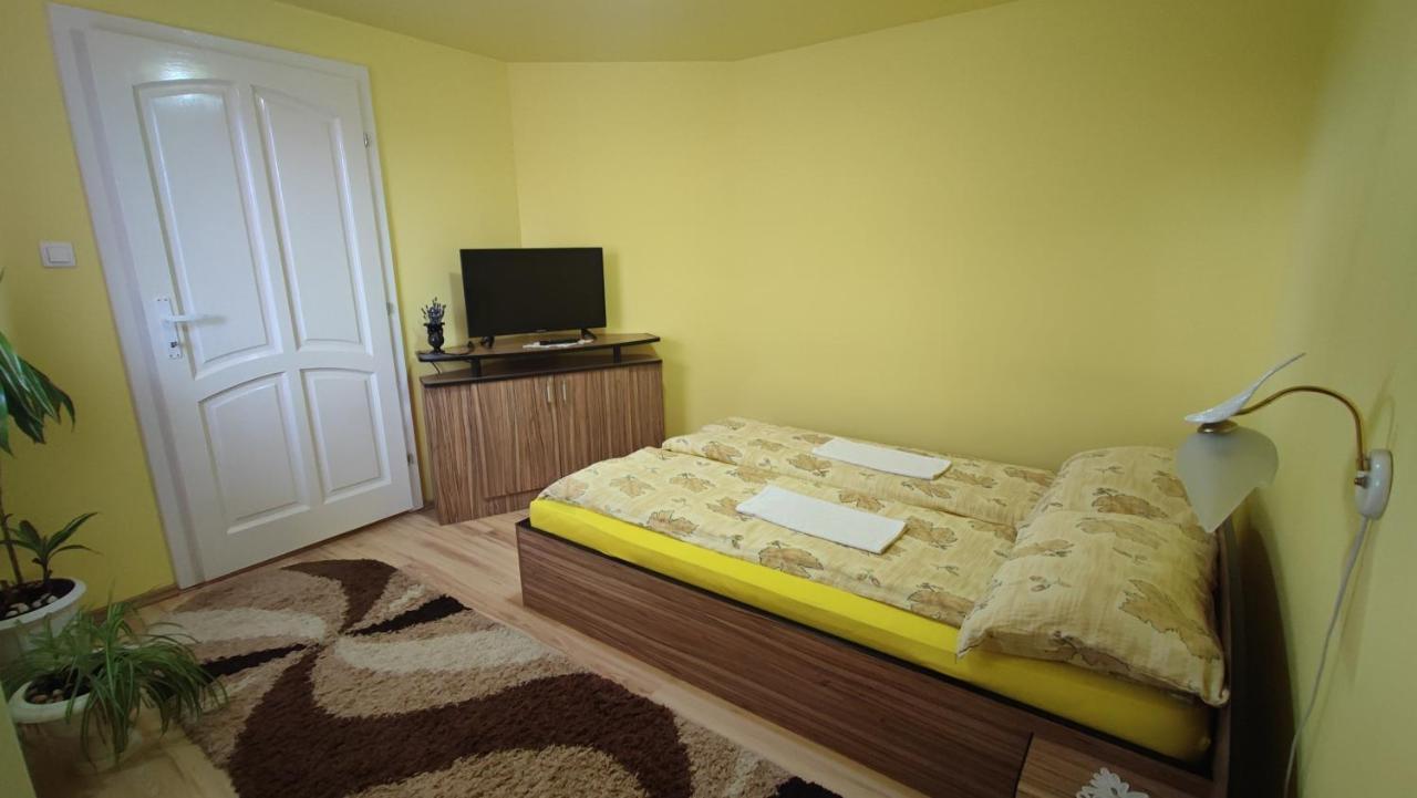 Gabriella Vendeghaz Hotel Lăzarea Exterior photo