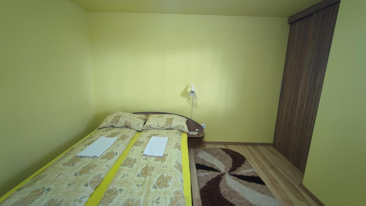 Gabriella Vendeghaz Hotel Lăzarea Exterior photo