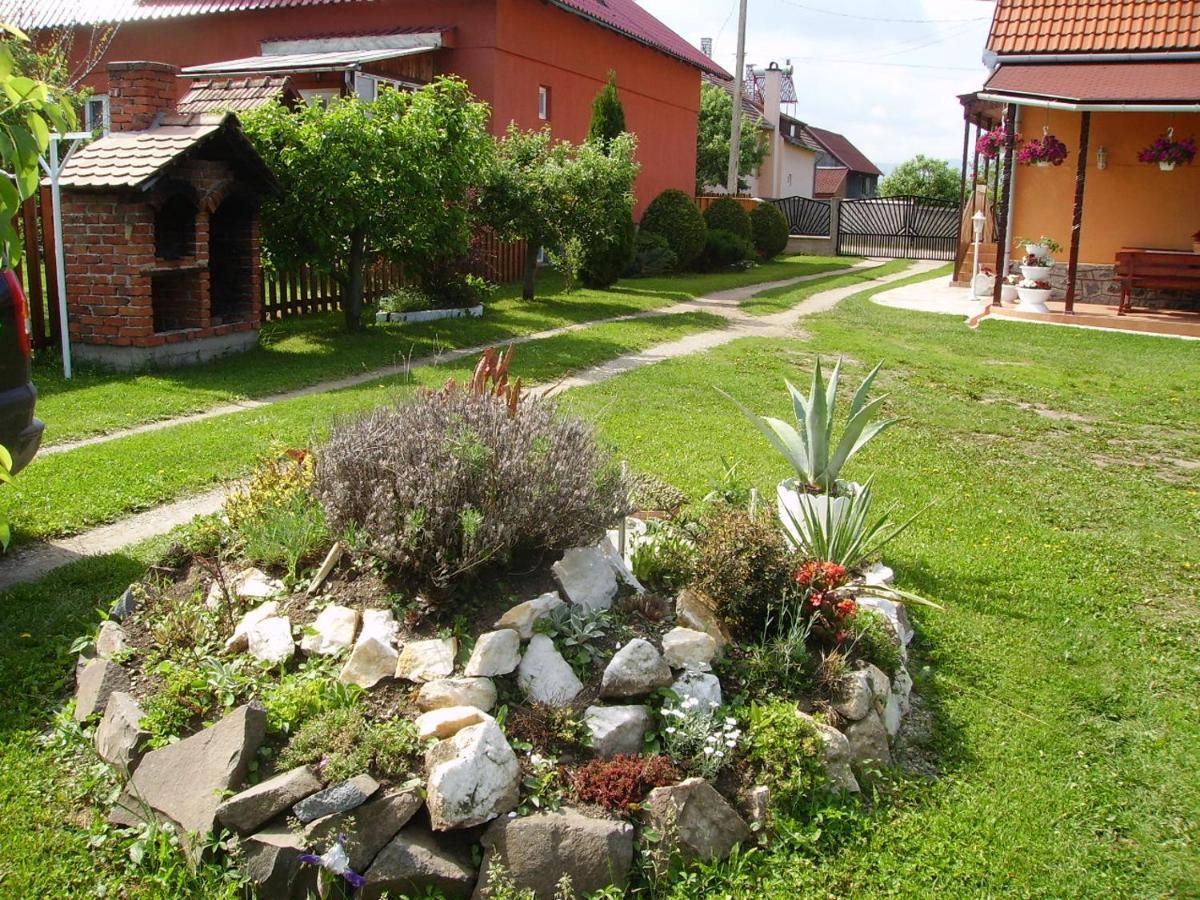 Gabriella Vendeghaz Hotel Lăzarea Exterior photo